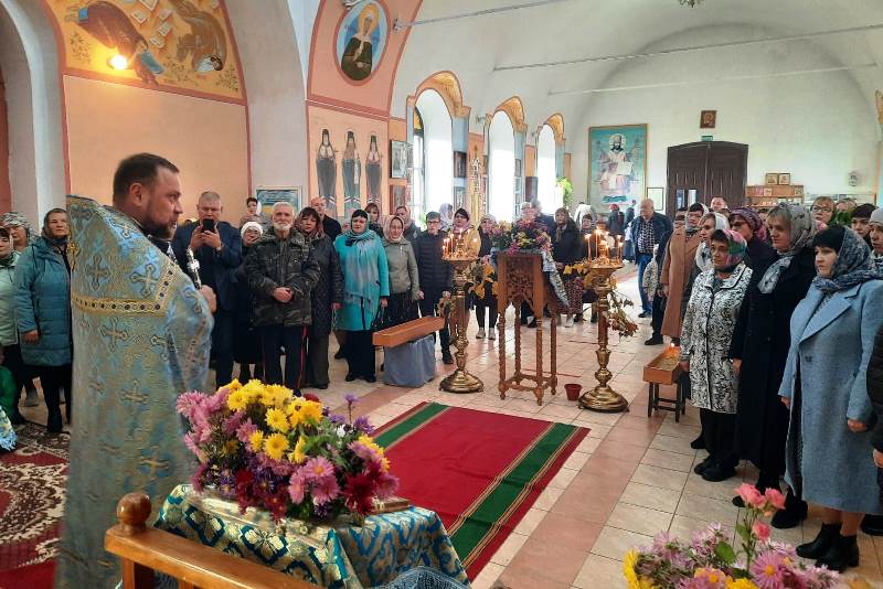 В Покровском храме с. Осиковка состоялись торжества по случаю престольного праздника