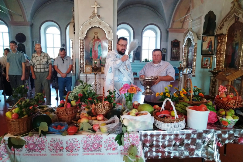 Праздник Преображения Господня молитвенно отметили в селах Новотолучеево и Лещаное Воробьевского района