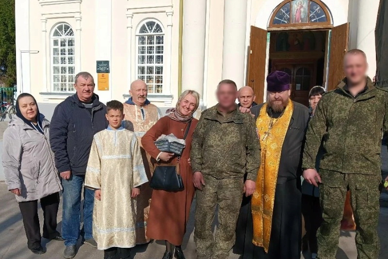 Жители города Острогожска поздравили участников специальной военной операции со Светлым Христовым Воскресением