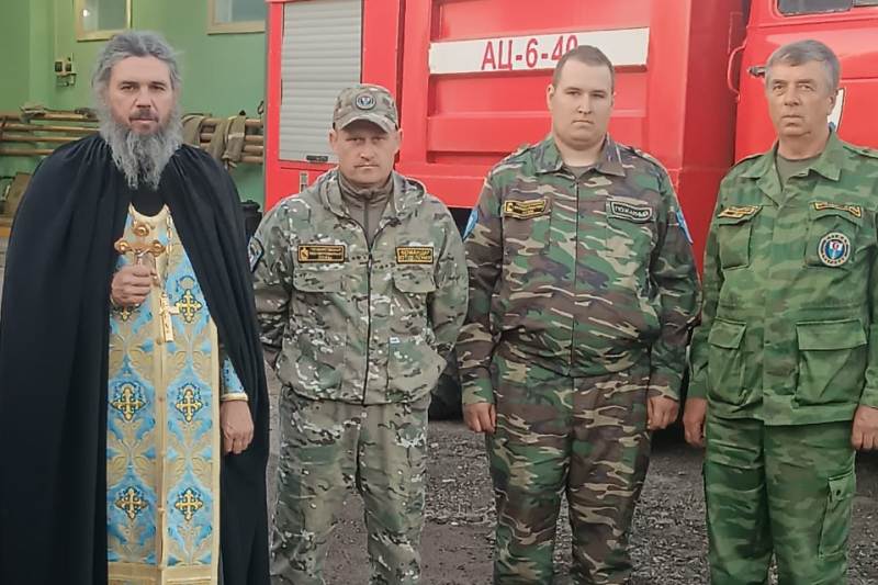 В пожарной части села Сергеевка Подгоренского района совершен молебен с участием личного состава части