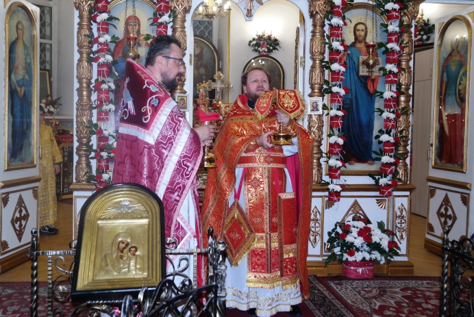Пасхальное богослужение в храме святого мученика Иоанна Воина города Богучар