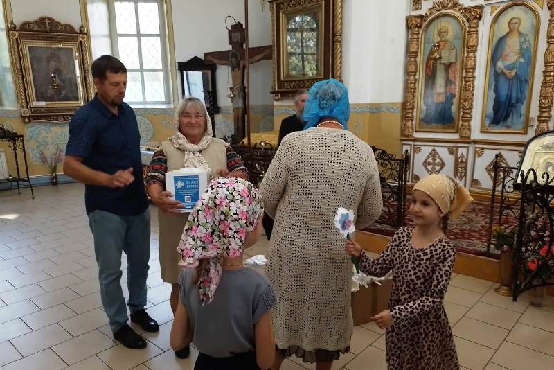 В Богучарском благочинии проходит ежегодная благотворительная акция «Белый цветок»
