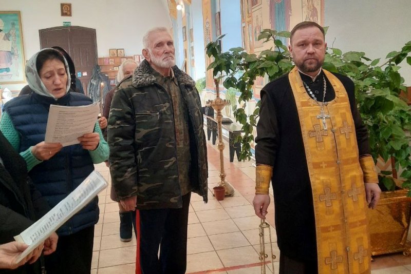 В храме села Осиковка Кантемировского района молитвенно почтили жертв расказачивания в XX веке