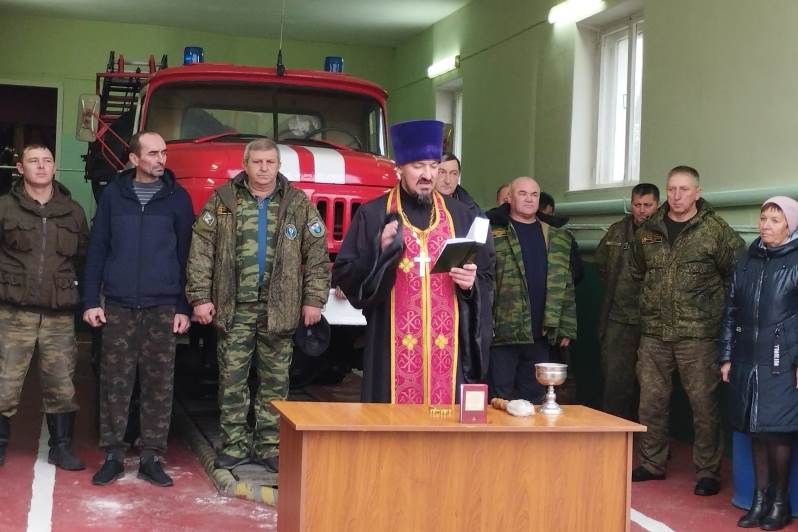 В Каменском благочинии руководитель епархиального отдела по взаимодействию с региональным МЧС посетил ПСЧ №89 села Марки