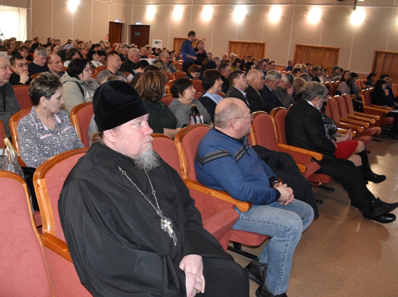 В районном Доме культуры состоялся отчет главы администрации Репьевского муниципального района