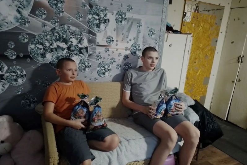 Помощник благочинного Богучарского церковного округа по церковной благотворительности и социальному служению посетила многодетные семьи в селе Дьяченково