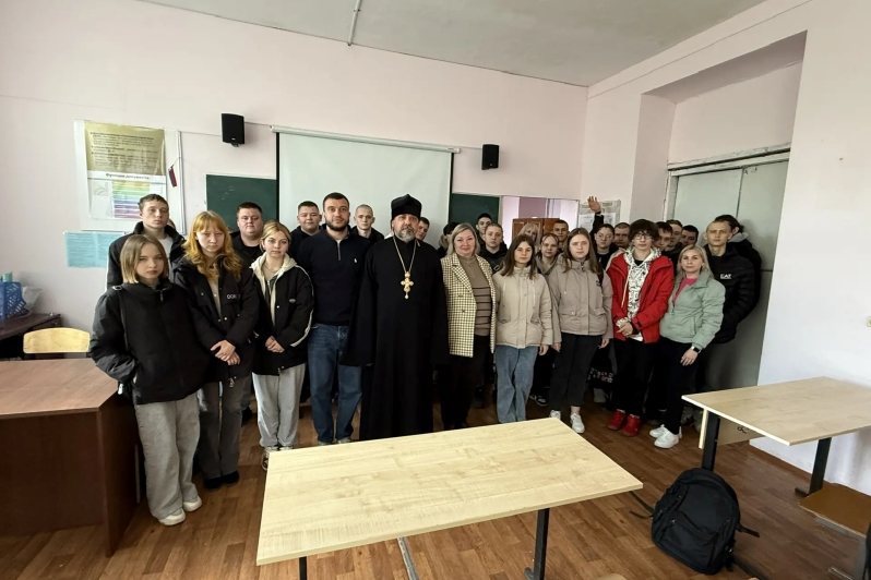 В р.п. Кантемировка состоялась встреча со студентами на тему «Счастье и удовольствие: как химические вещества ломают психику и мозг»