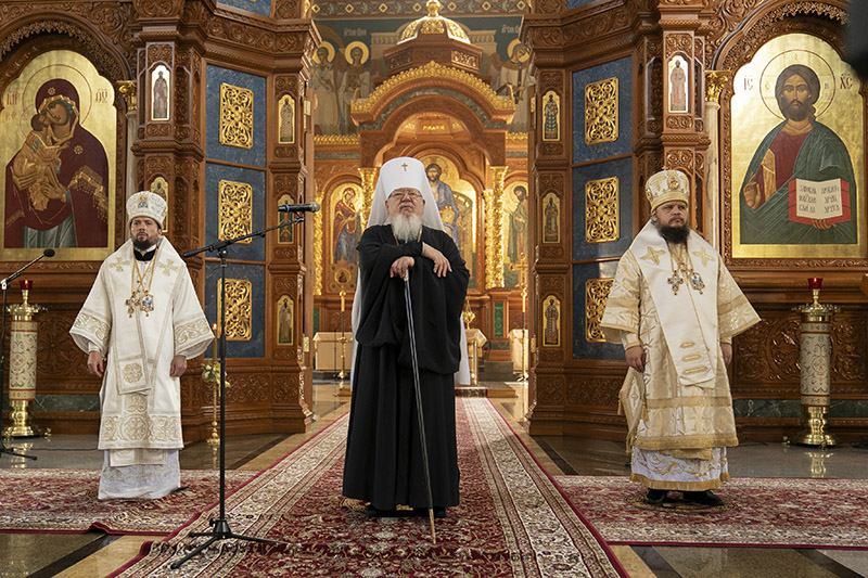 "Радуйся, Митрофане, великий и преславный чудотворче!"