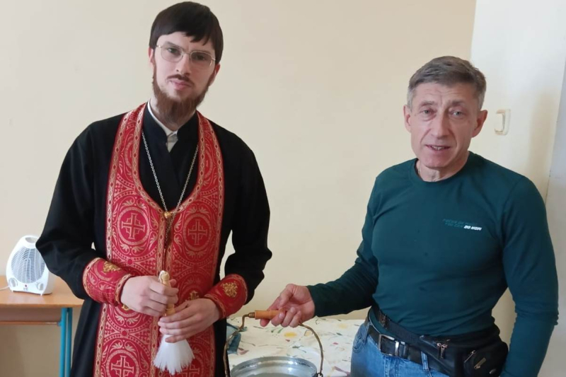 В понедельник Светлой седмицы священнослужитель посетил Острогожскую ЦРБ