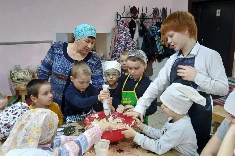 В воскресной группе села Воробьевка прошел мастер‑класс по приготовлению кулича