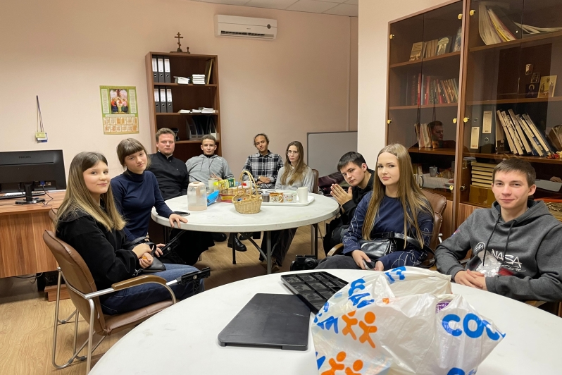 В Свято-Ильинском кафедральном соборе г. Россошь состоялась очередная встреча активной молодежи Россошанского благочиния
