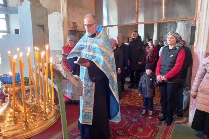 Праздничный молебен в с. Старотолучеево