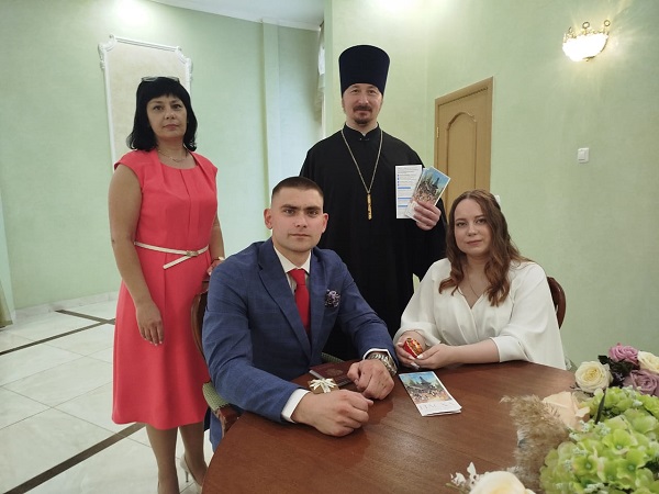 Руководитель миссионерского епархиального отдела провел пасхальную акцию