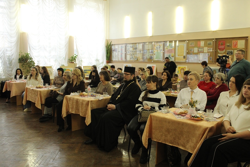 Благочинный Острогожского церковного округа принял участие во встрече с женами и матерями участников специальной военной операции