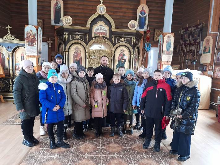 В Михайло-Архангельском храме прошла встреча-экскурсия для учащихся Воробьёвской школы