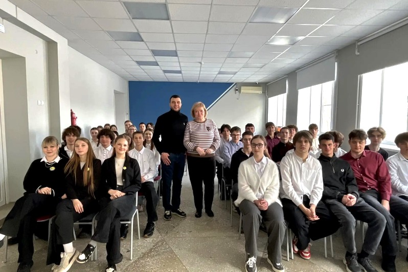  В МКОУ СОШ №2 города Россошь состоялась беседа на тему «Счастье и удовольствие: как химические вещества ломают психику и мозг»