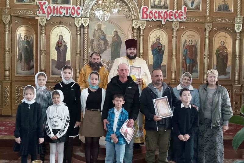 В храме святого Великомученика и Целителя Пантелеимона села Пришиб поздравили прихожан с Днем отца