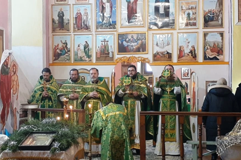 В храме Великомученика и Целителя Пантелеимона села Пришиб Калачеевского района отметили престольный праздник соборным богослужением