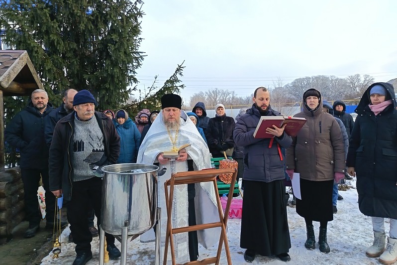 Прихожане Покровского храма сл. Шапошниковка встретили Святое Богоявление