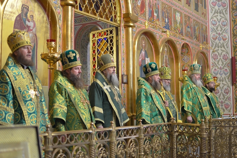 В день памяти преставления Сергия, игумена Радонежского епископ Дионисий сослужил сонму Архипастырей в Гефсиманском Черниговском скиту