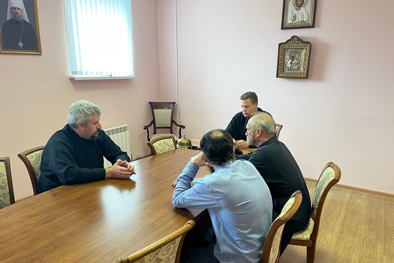 Собрание сотрудников Свято‑Ильинского кафедрального собора города Россошь