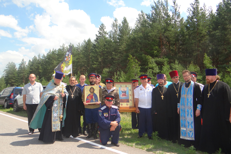Крестный ход с иконой Божией Матери «Спорительница хлебов» прибыл в Острогожский район