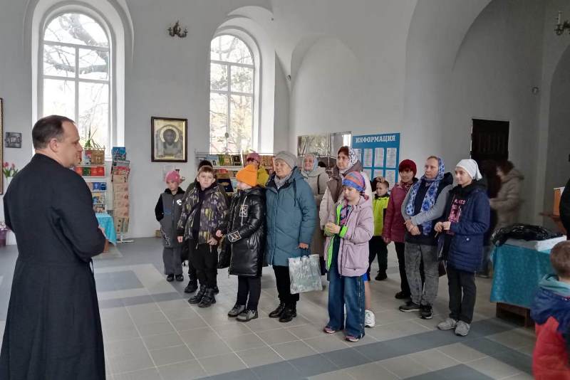 Воспитанники воскресной школы г. Богучар совершили паломническую поездку в город Павловск