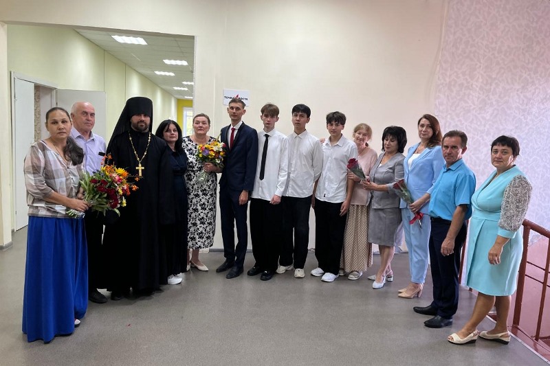 В МКОУ Белогорьевской СОШ торжественно отметили начало нового учебного года