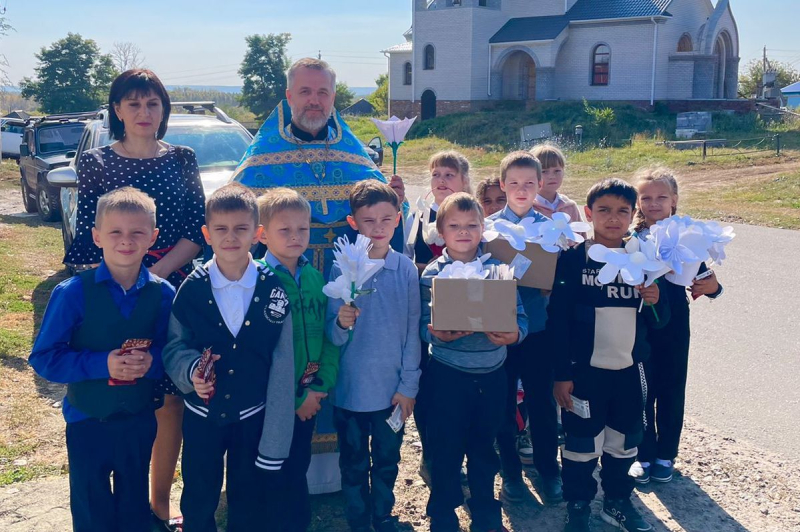 На Успенском приходе села  Старая Калитва прошла благотворительная акция «Белый цветок»