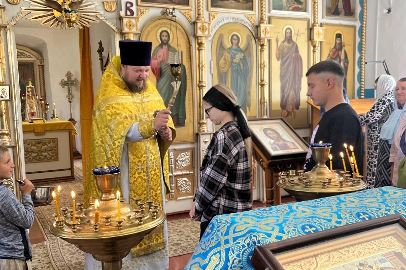 В селе Покровка Острогожского района совершен молебен на начало нового учебного года