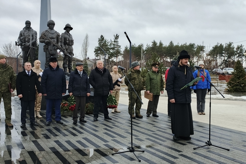 В Россоши состоялся торжественный митинг, посвященный воинам, исполнявшим служебный долг за пределами Отечества