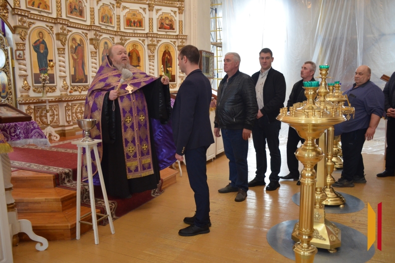 В Свято-Митрофановском храме села Верхний Мамон священник совершил молебен на начало посевных работ