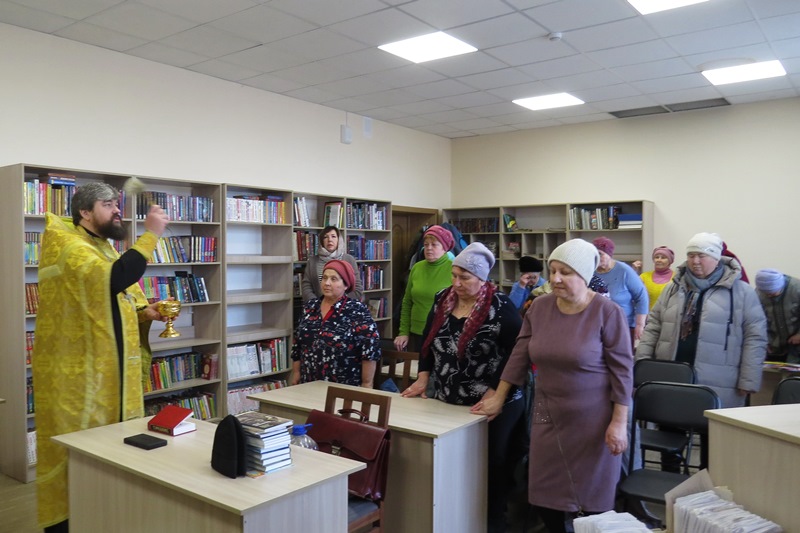 В посёлке Пригородный встретили День православной книги