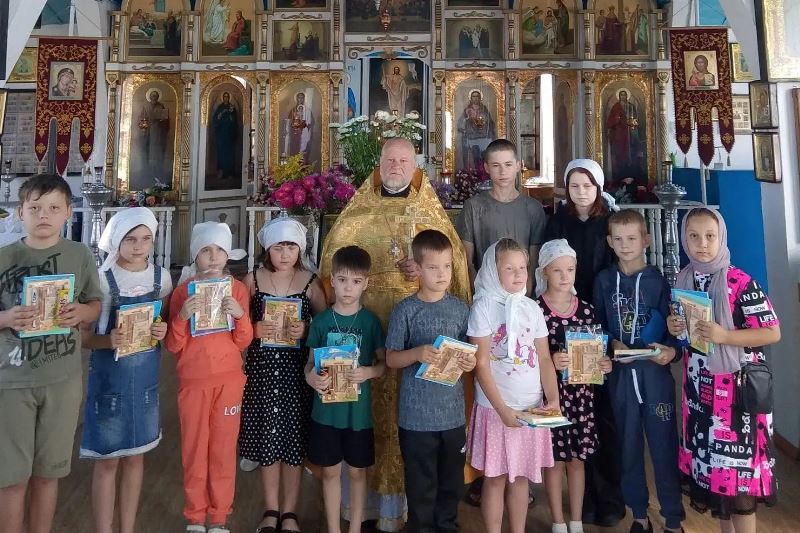  Подведены итоги благотворительной акции «Собери ребенка в школу» в Репьевском благочинии