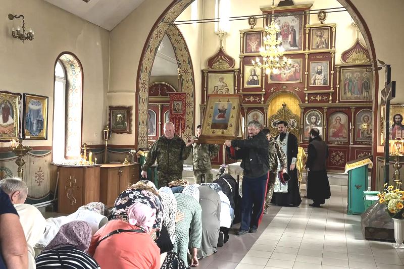 Ильинский казачий крестный ход с иконой Божией Матери «Спорительница хлебов» прошел по Кантемировскому району