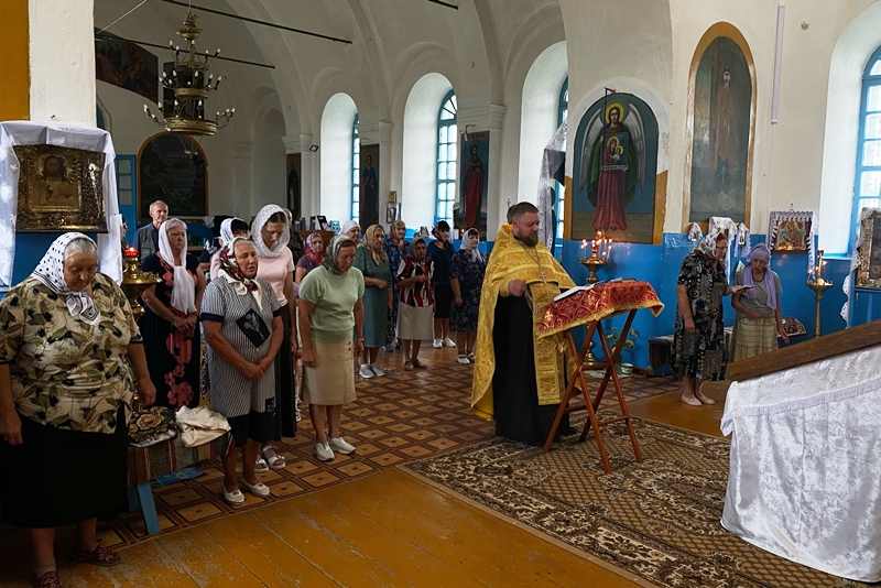 В храме Вознесения села Дальняя Полубянка помолились перед чтимой иконой Божией Матери «Дивногорская-Сицилийская»
