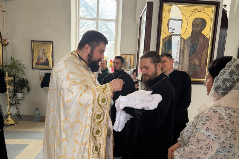 Правящий Архиерей Россошанской епархии принял участие в Таинстве Крещения над младенцем Митрофаном