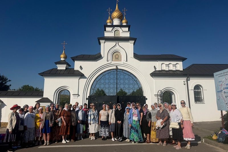 Духовное путешествие: прихожане города Россоши посетили Костомаровский Спасский женский монастырь