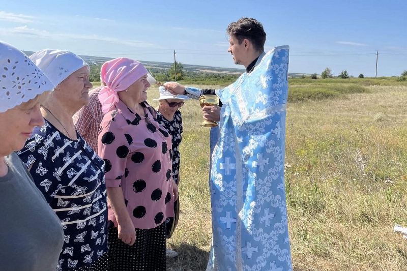 На участке дороги «Калач-Новая Криуша» совершён молебен о путешествующих