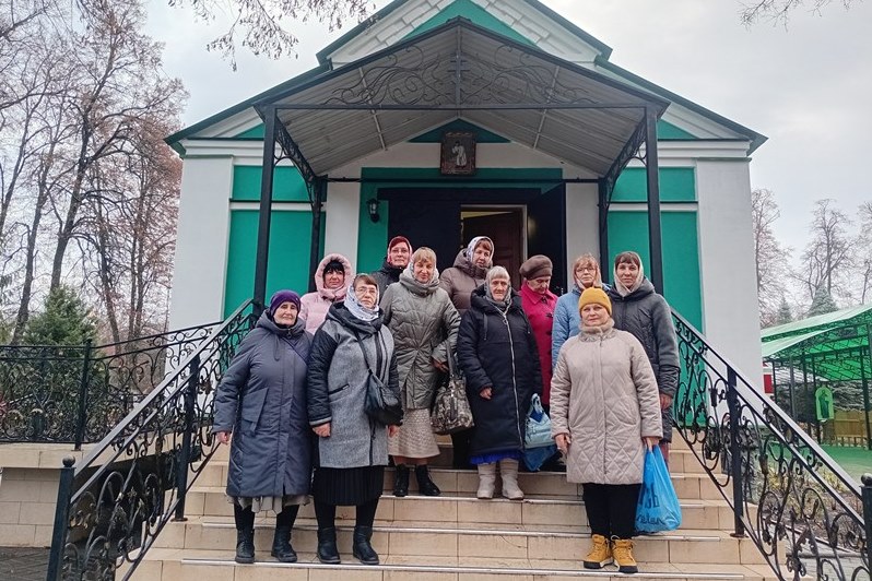 Паломники из Верхнемамонского района совершили поездку в Свято-Серафимо-Саровский мужской монастырь