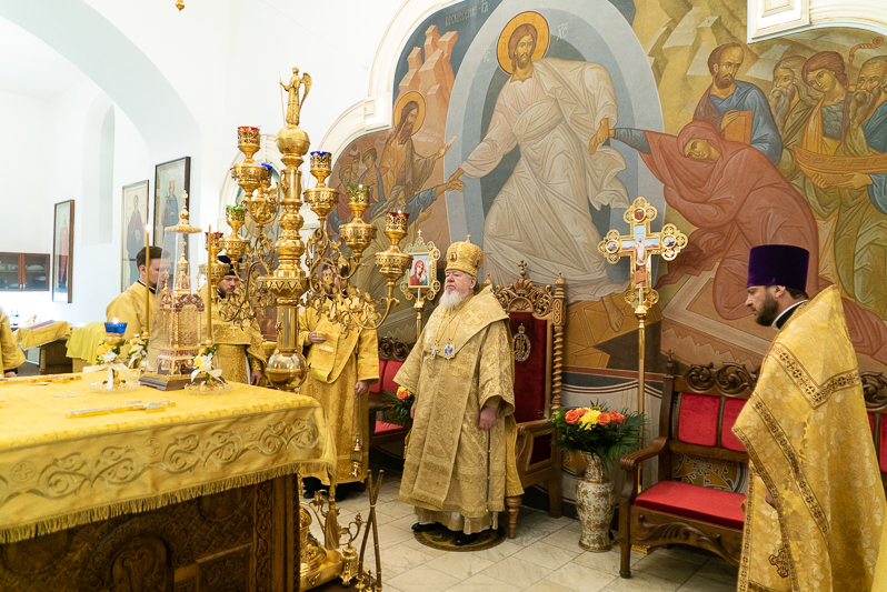 В день престольного праздника митрополит Воронежский и Лискинский Сергий посетил Всесвятский храм г. Воронежа
