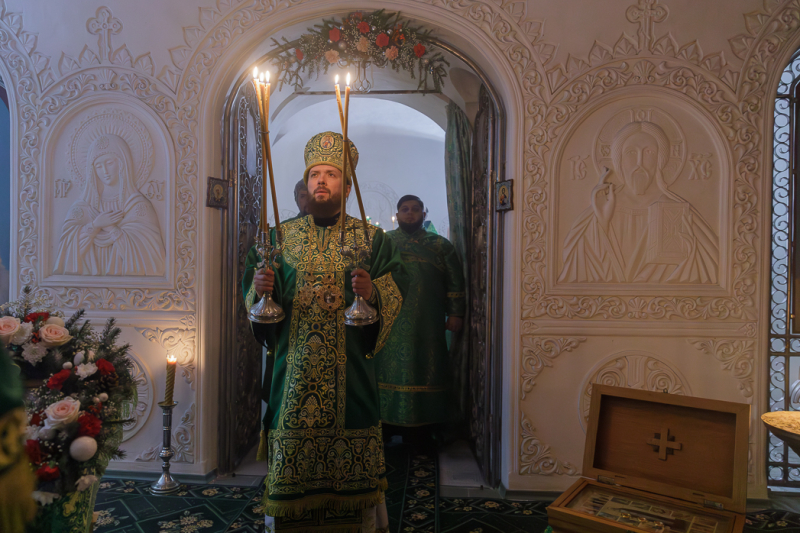 В день памяти преподобного Серафима Саровского Правящий Архиерей возглавил богослужение в Костомаровском Спасском женском монастыре