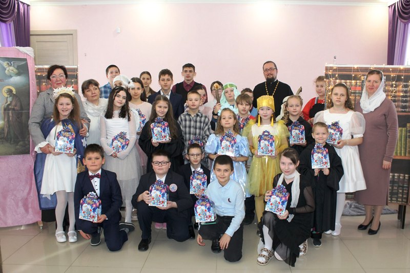 В Духовно-просветительском центре города Острогожска состоялся праздничный спектакль «Тепло Рождественской звезды»