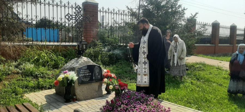 Панихида по протоиерею Александру Долгушеву