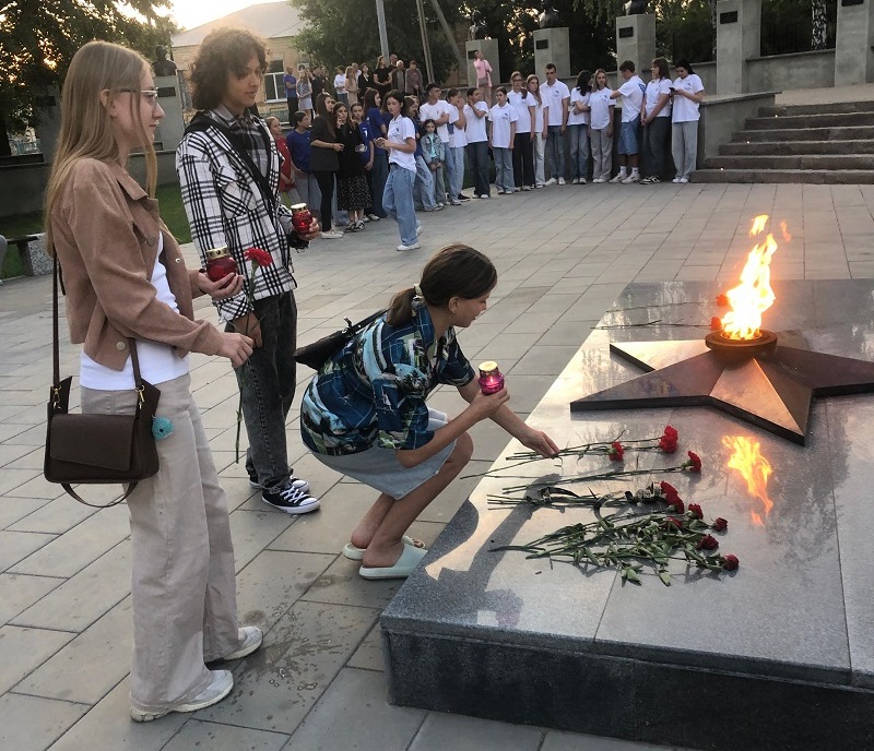 Представители молодежного актива благочиния почтили память погибших в Великой Отечественной войне 1941 – 1945гг.