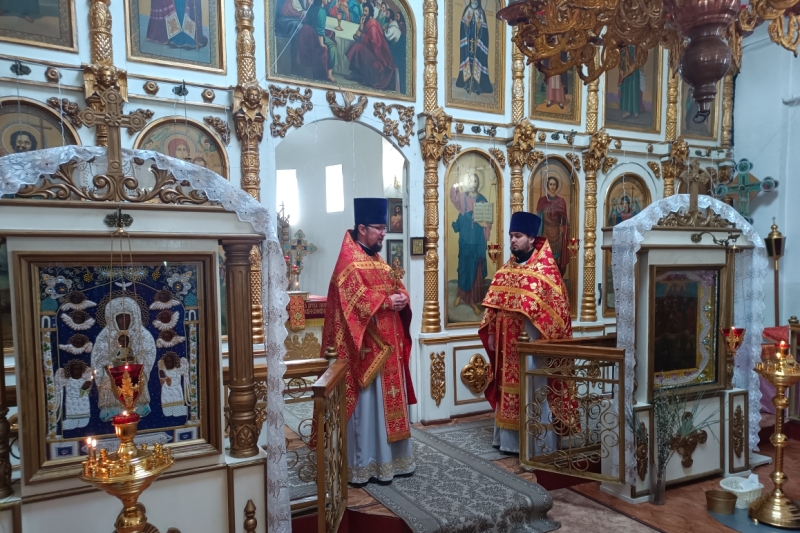 В храме Великомученика Георгия села Терновое Острогожского благочиния представили нового настоятеля