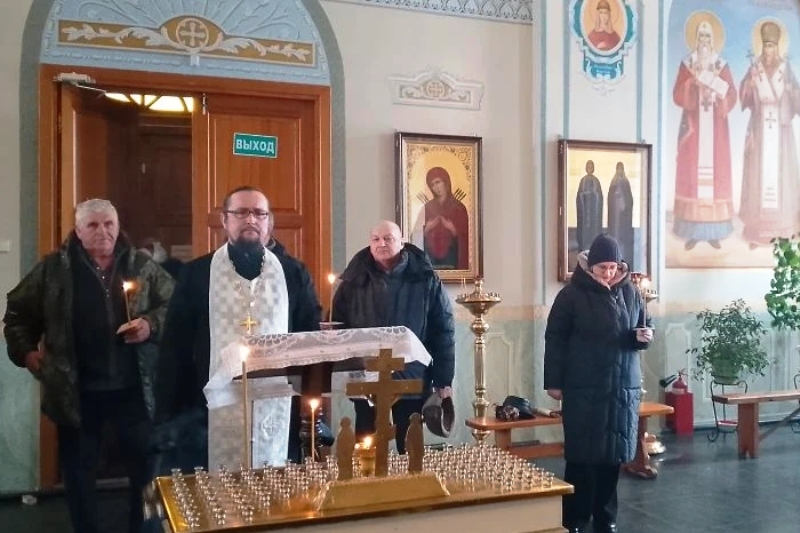 В Свято‑Тихоновском соборном храме города Острогожска совершено заупокойное богослужение по воинам‑интернационалистам