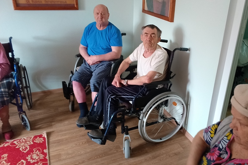 Духовная поддержка в светлый праздник: настоятель храма иконы Божией Матери «Казанская» посетил пансионат в селе Коротояк