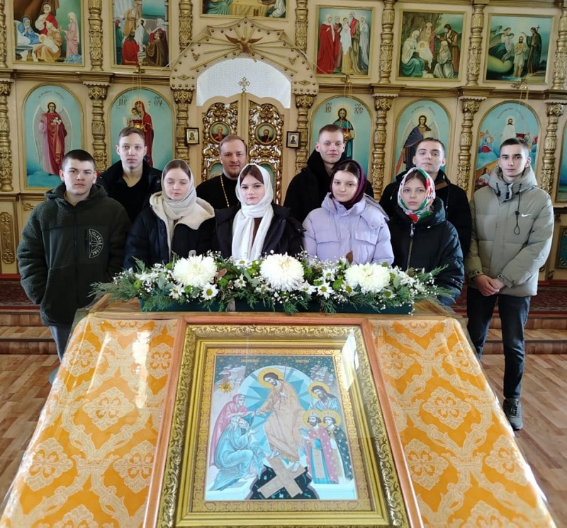 Ответственный за миссионерскую работу в благочинии встретился со школьниками