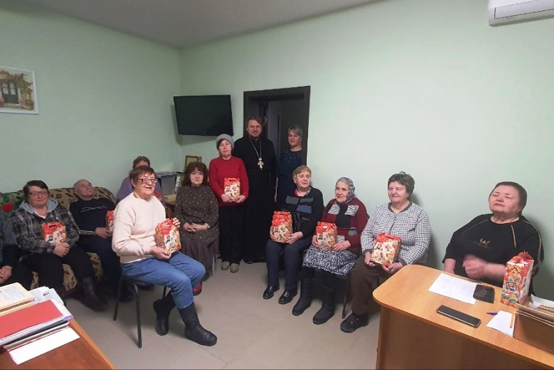 Участников Россошанского отделения Общества слепых поздравили с прошедшим Рождеством и Богоявлением 